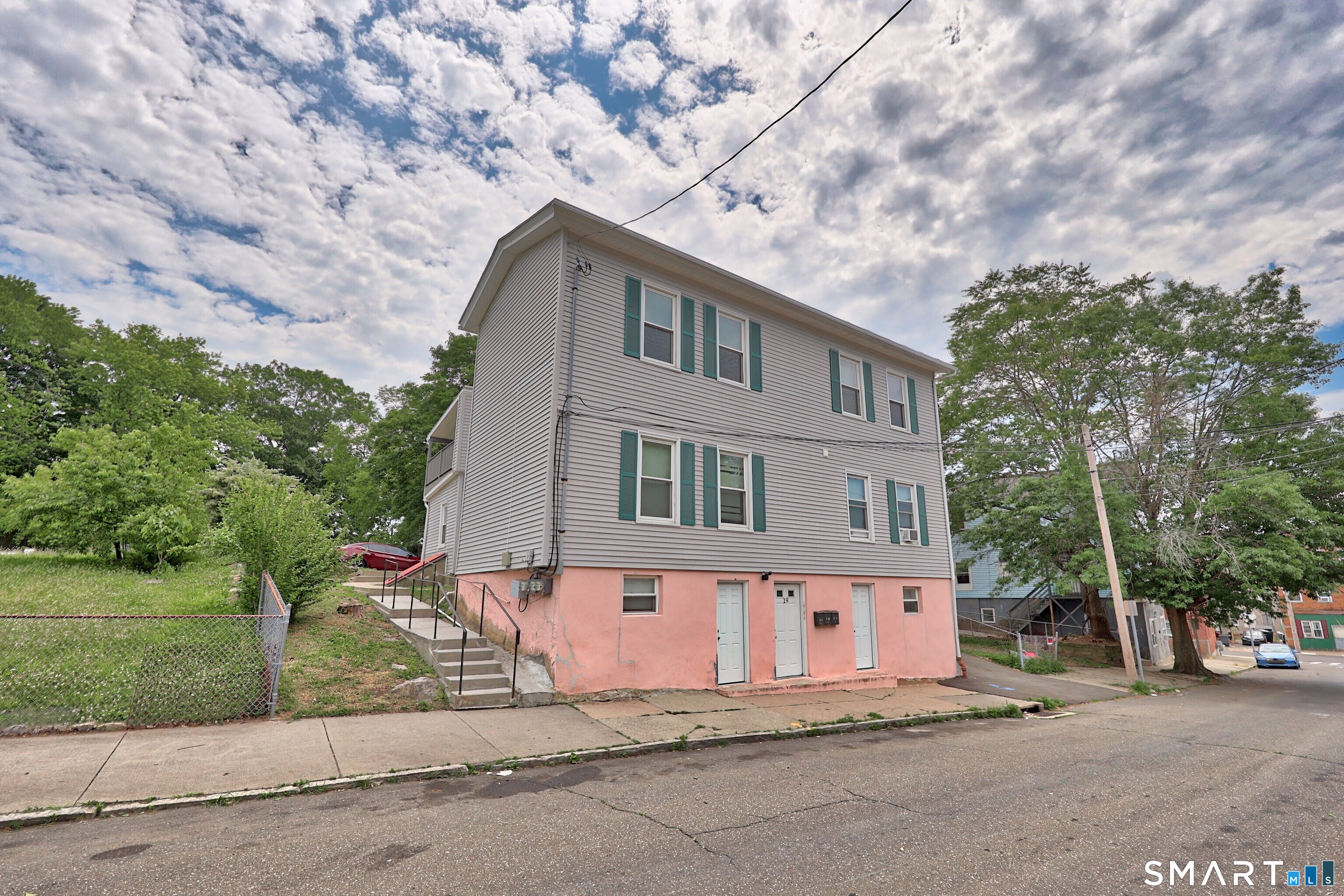 21 Hawkins Street, Unit 3 Derby, CT 06418 - Photo 1 of 27