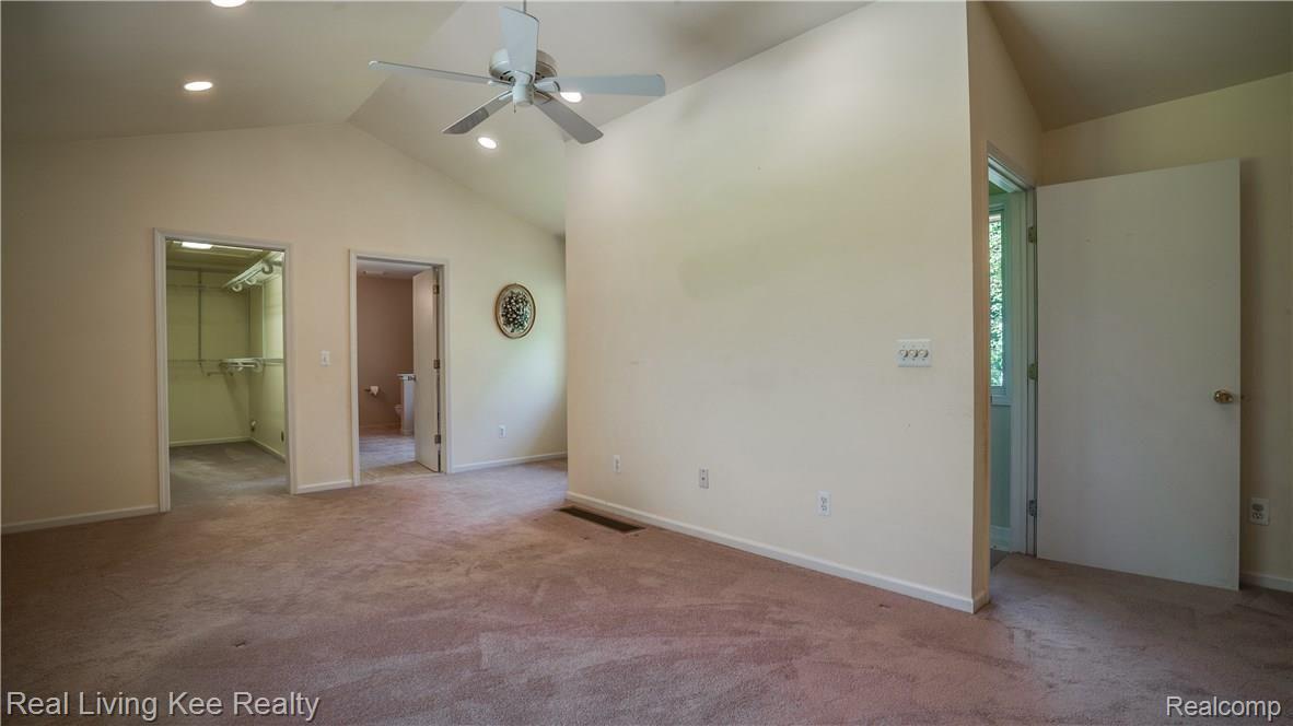 184 Whims Lane Rochester, MI 48306 - Photo 12 of 27 Yes, an entire master FLOOR!