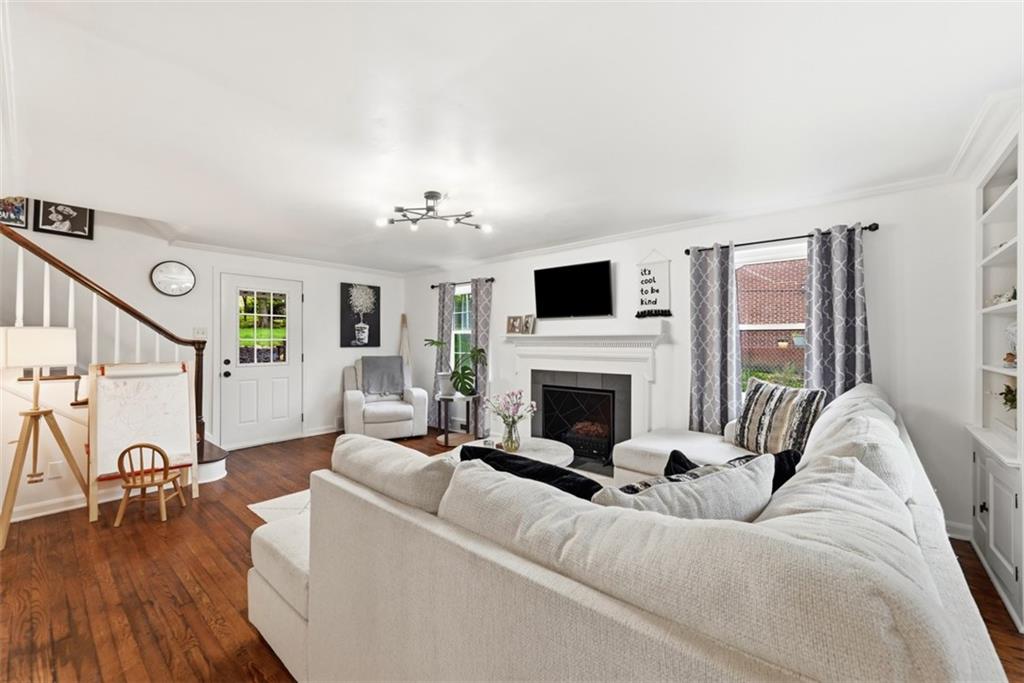 315 Woodside Road Pittsburgh, PA 15221 - Photo 6 of 46