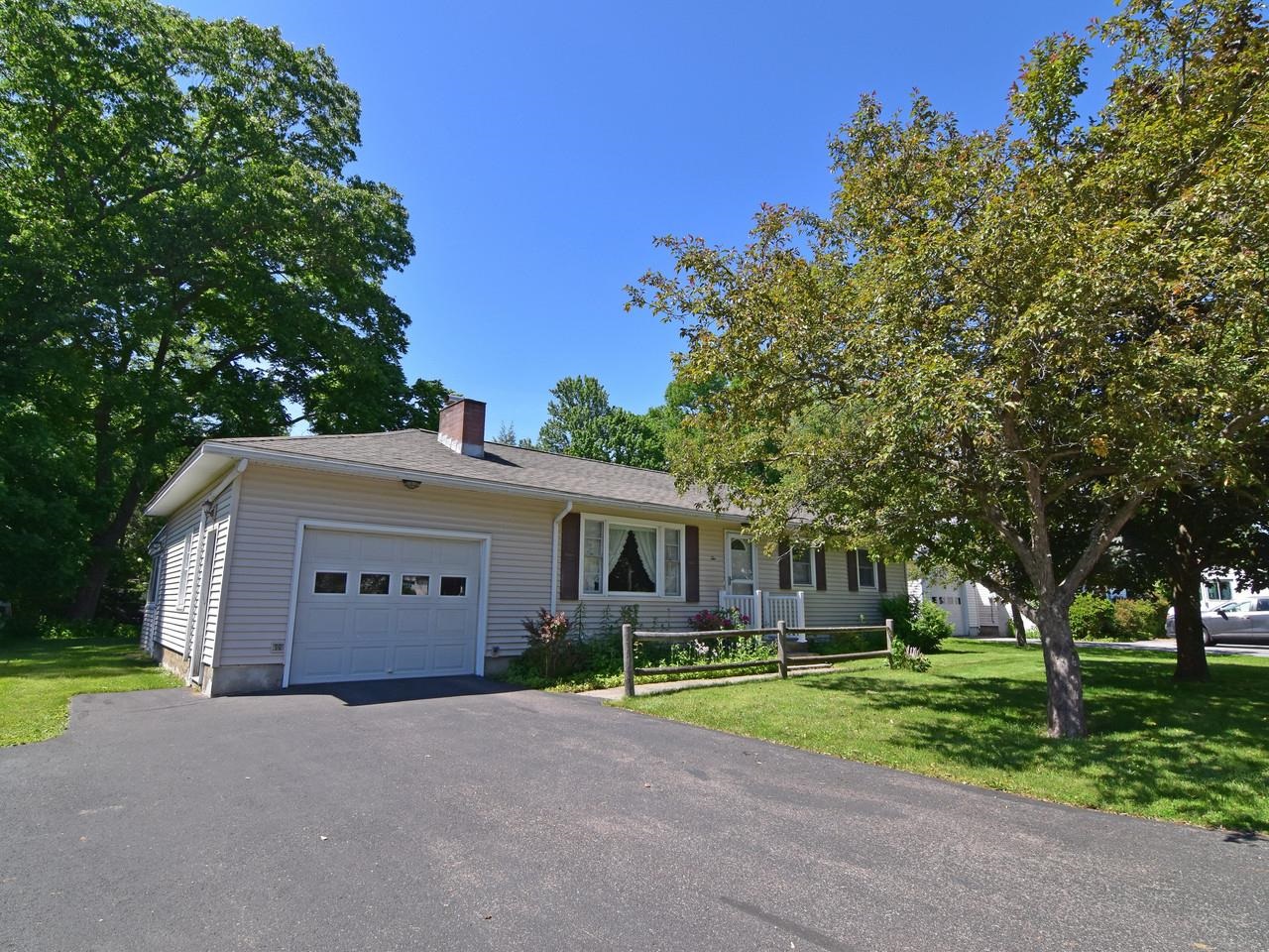 2 Murray Road Essex Junction, VT 05452 - Photo 1 of 38