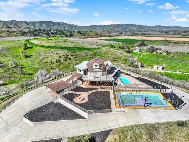 $1,830,000 | 8560 Holmes Lane, Winters, CA 95694