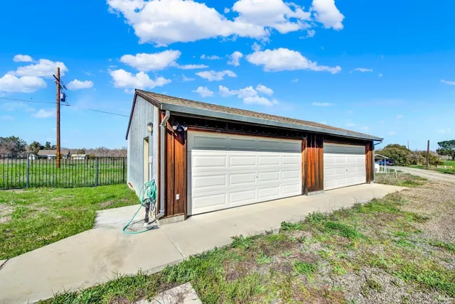 $1,830,000 | 8560 Holmes Lane, Winters, CA 95694