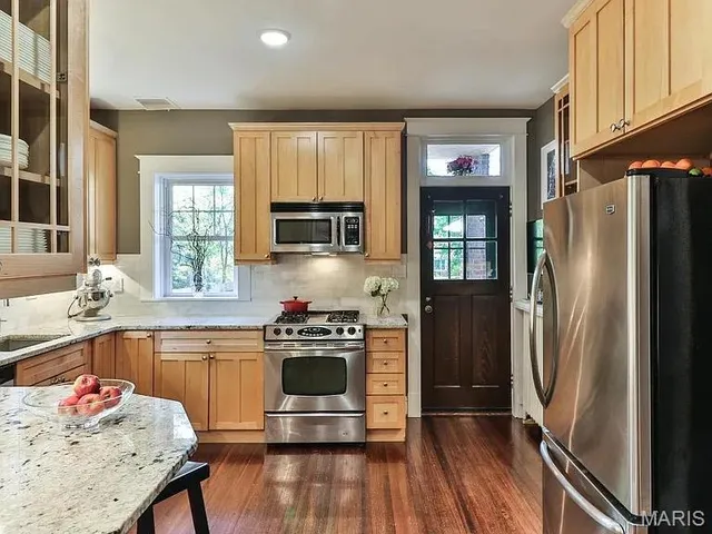 $4,750 | 7339 Teasdale Avenue, University City, MO 63130