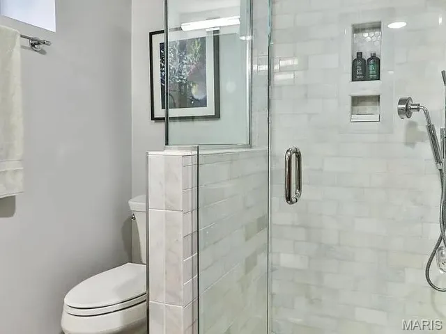 $4,750 | 7339 Teasdale Avenue, University City, MO 63130