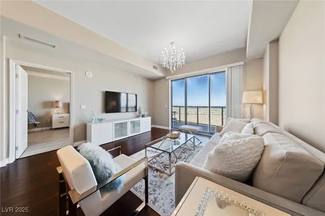 $319,000 | 8255 South Las Vegas Boulevard, Unit 809, Las Vegas, NV 89123