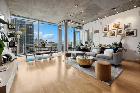 $739,900 | 600 North Fairbanks Court, Unit 2902, Chicago, IL 60611