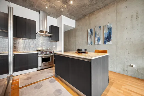 $739,900 | 600 North Fairbanks Court, Unit 2902, Chicago, IL 60611