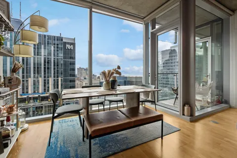 $739,900 | 600 North Fairbanks Court, Unit 2902, Chicago, IL 60611