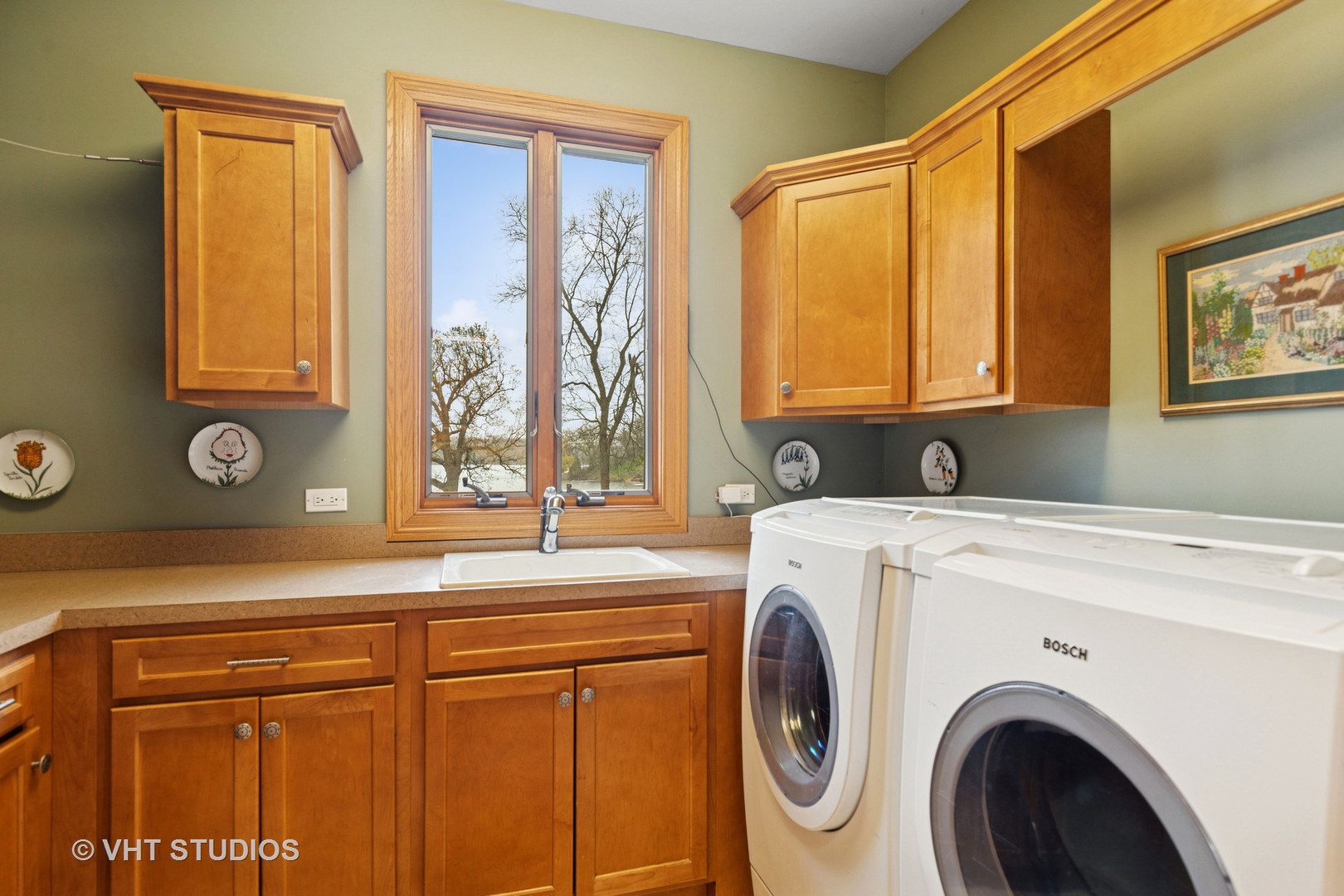 6107 Lake Shore Drive Cary, IL 60013 - Photo 20 of 40 a utility room with dryer and washer