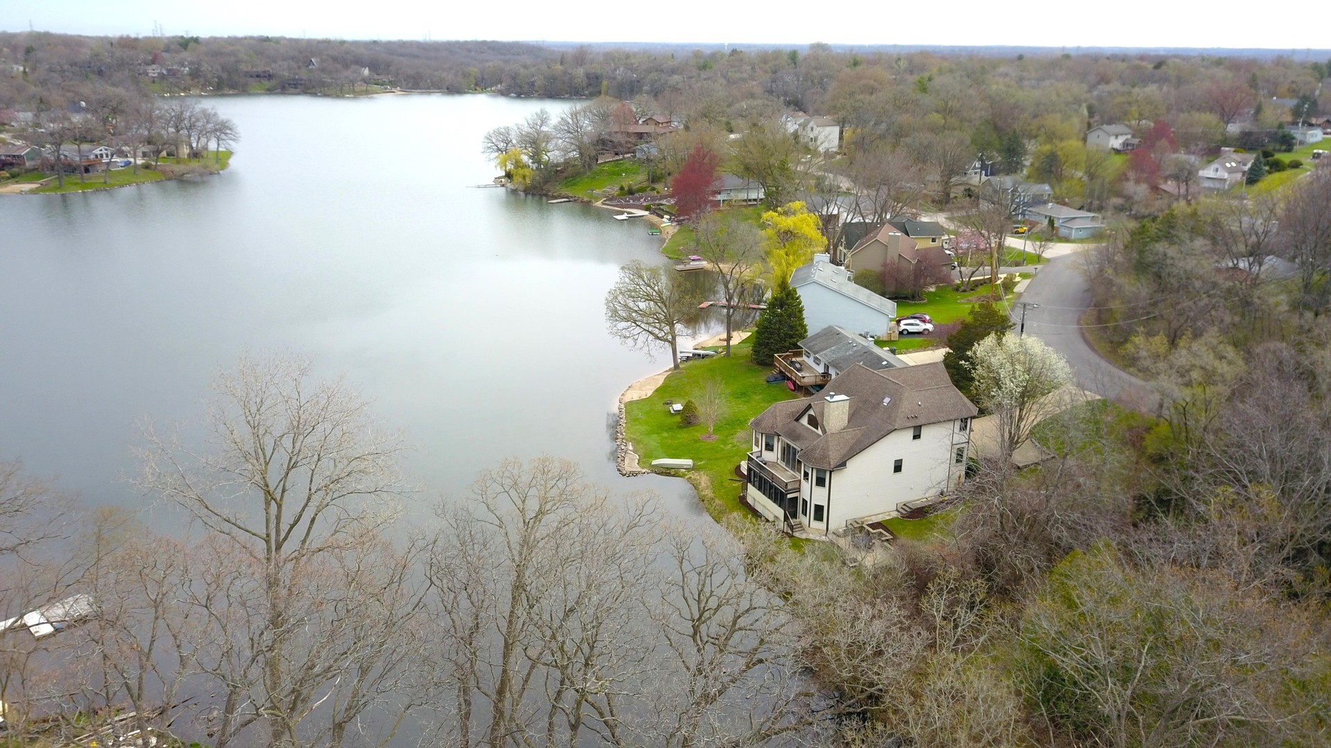 6107 Lake Shore Drive Cary, IL 60013 - Photo 2 of 40