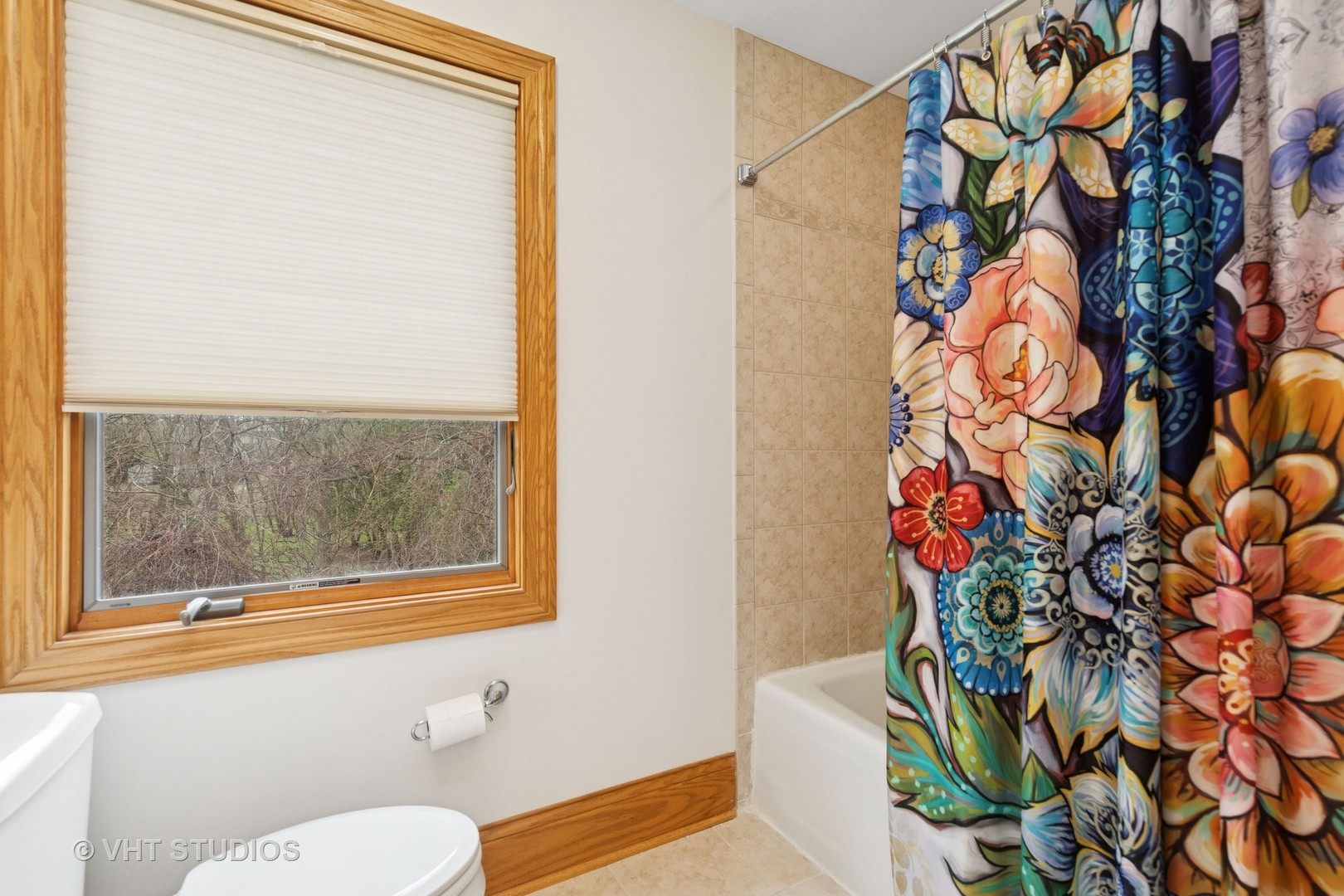 6107 Lake Shore Drive Cary, IL 60013 - Photo 27 of 40 a bathroom with a sink and a toilet