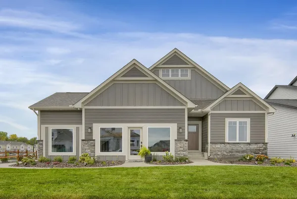 $825,000 | 6796 Bellflower Drive, Minnetrista, MN 55331