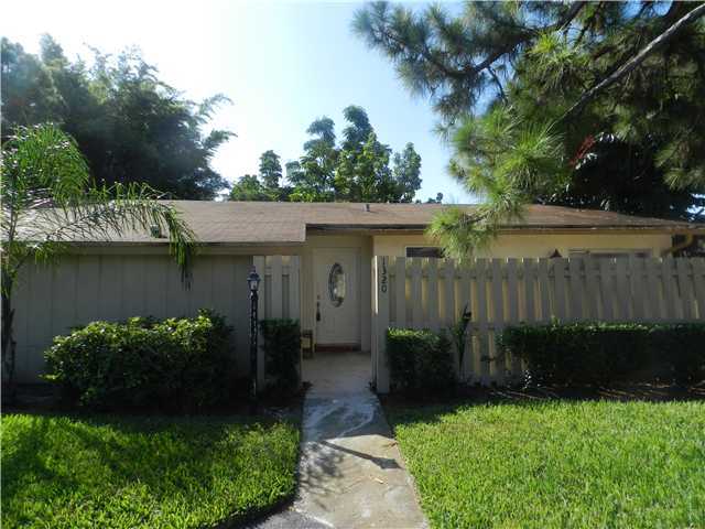 1320 Chippewa Street Jupiter, FL 33458 - Photo 1 of 4 Primary Photo
