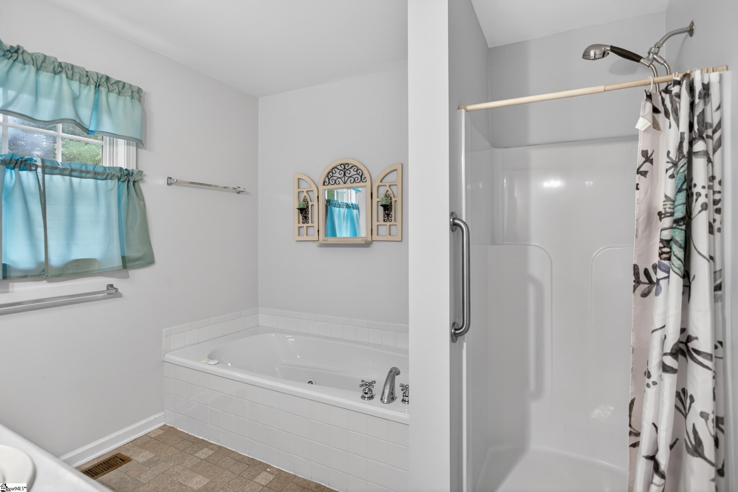 508 Lia Way Easley, SC 29642 - Photo 23 of 41