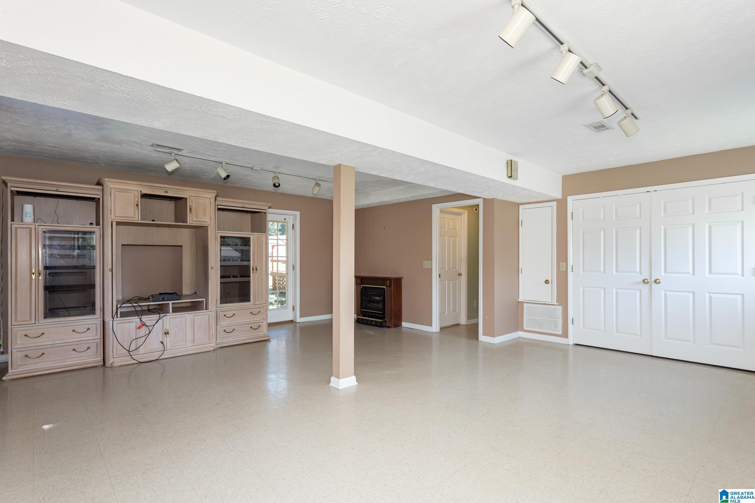 4105 Cloverdale Road Anniston, AL 36207 - Photo 16 of 36