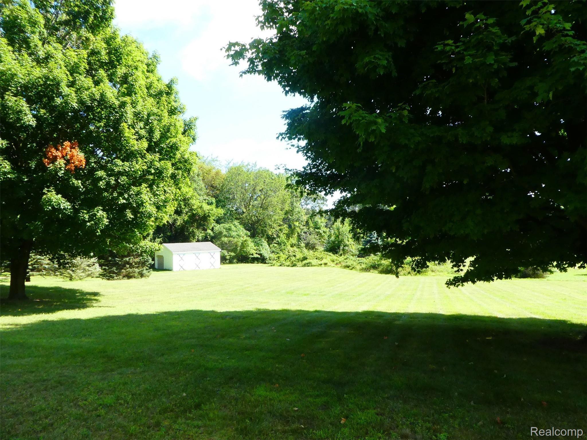 74923 Dequindre Road Leonard, MI 48367 - Photo 21 of 23 P1000614.JPG