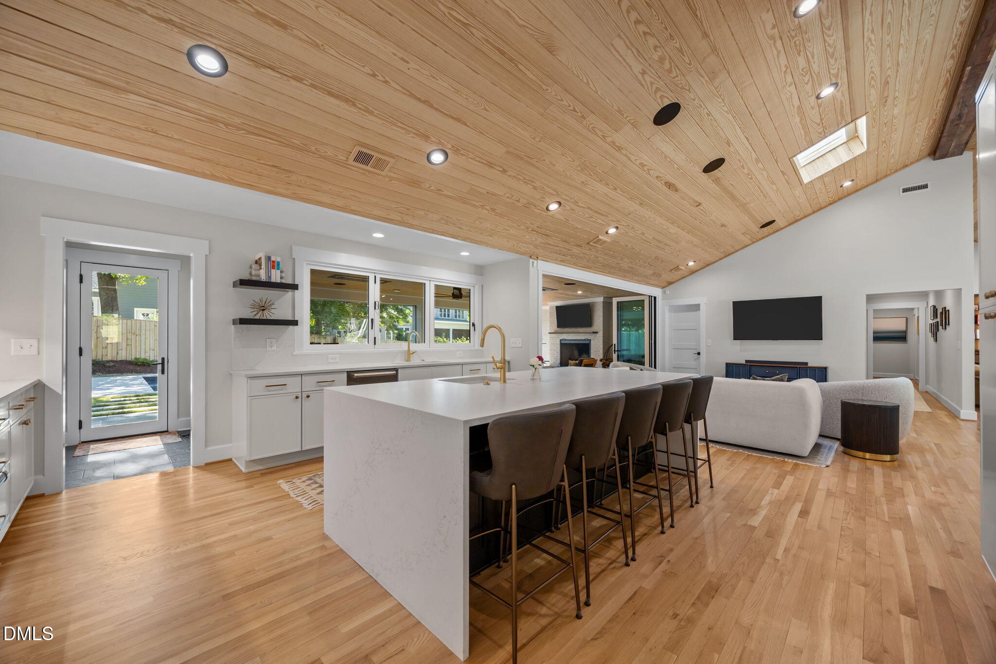 1538 Dellwood Drive Raleigh, NC 27607 - Photo 14 of 68 Gallery Image 14