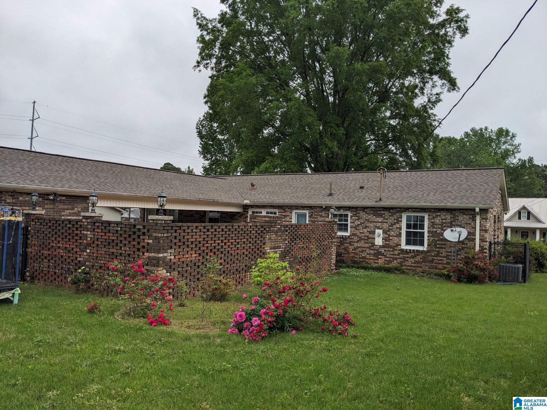 705 Chestnut Street Oneonta, AL 35121 - Photo 4 of 26