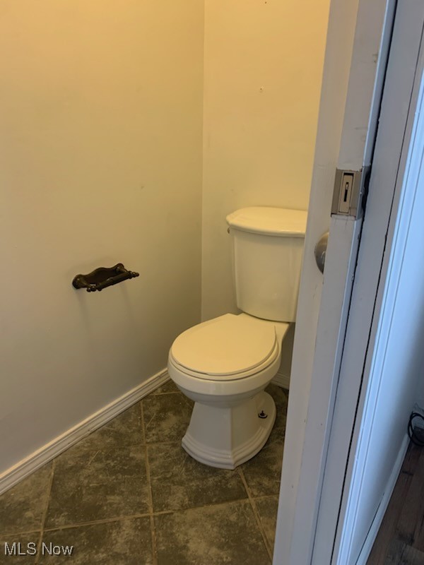 284 Altamont Road Vermilion, OH 44089 - Photo 29 of 39 Bathroom with baseboards and toilet