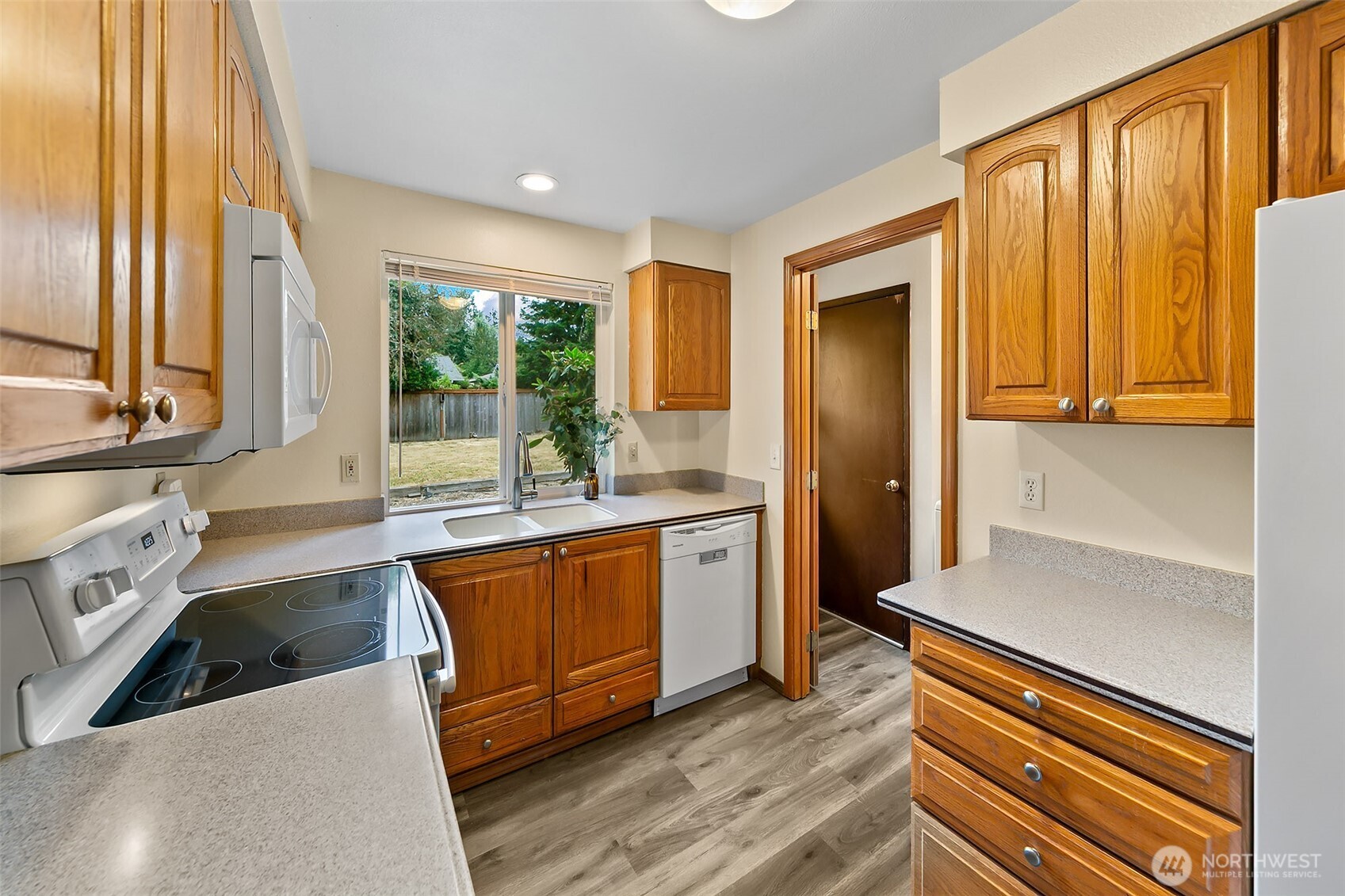 13822 Southeast 163rd Street Renton, WA 98058 - Photo 11 of 29