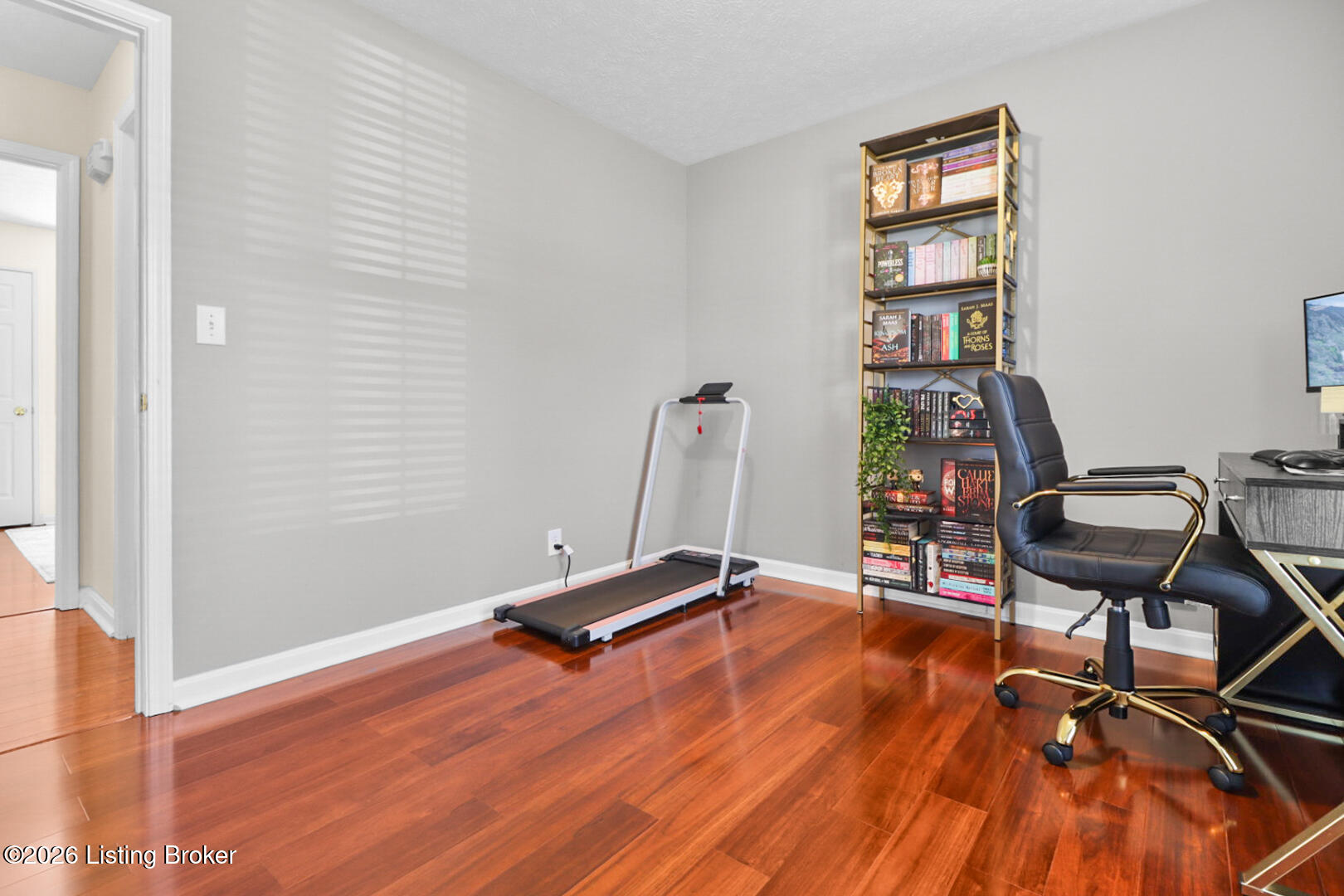 10002 Lancewood Road Louisville, KY 40229 - Photo 12 of 34 20260722_213817550_iOS