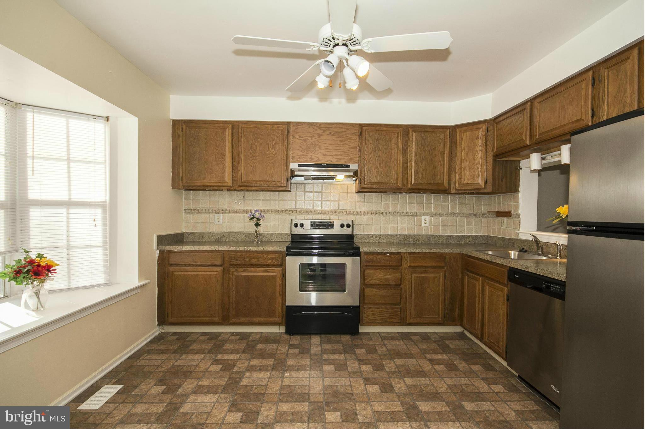 3932 Forest Valley Road Baltimore, MD 21234 - Photo 6 of 30 Updated kitchen