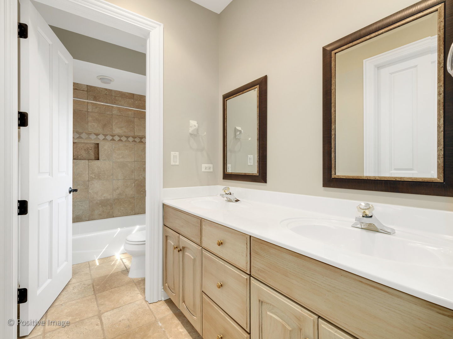 8236 Greystone Court Burr Ridge, IL 60527 - Photo 24 of 33