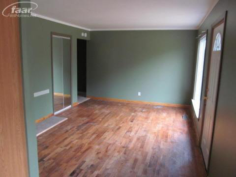 5136 Kelly Road Flint, MI 48504 - Photo 4 of 14 20114667-3.JPG