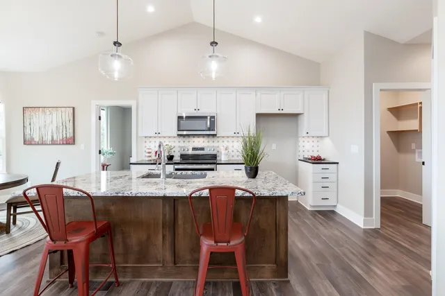 $389,942 | 3318 South Capri Street, Wichita, KS 67210