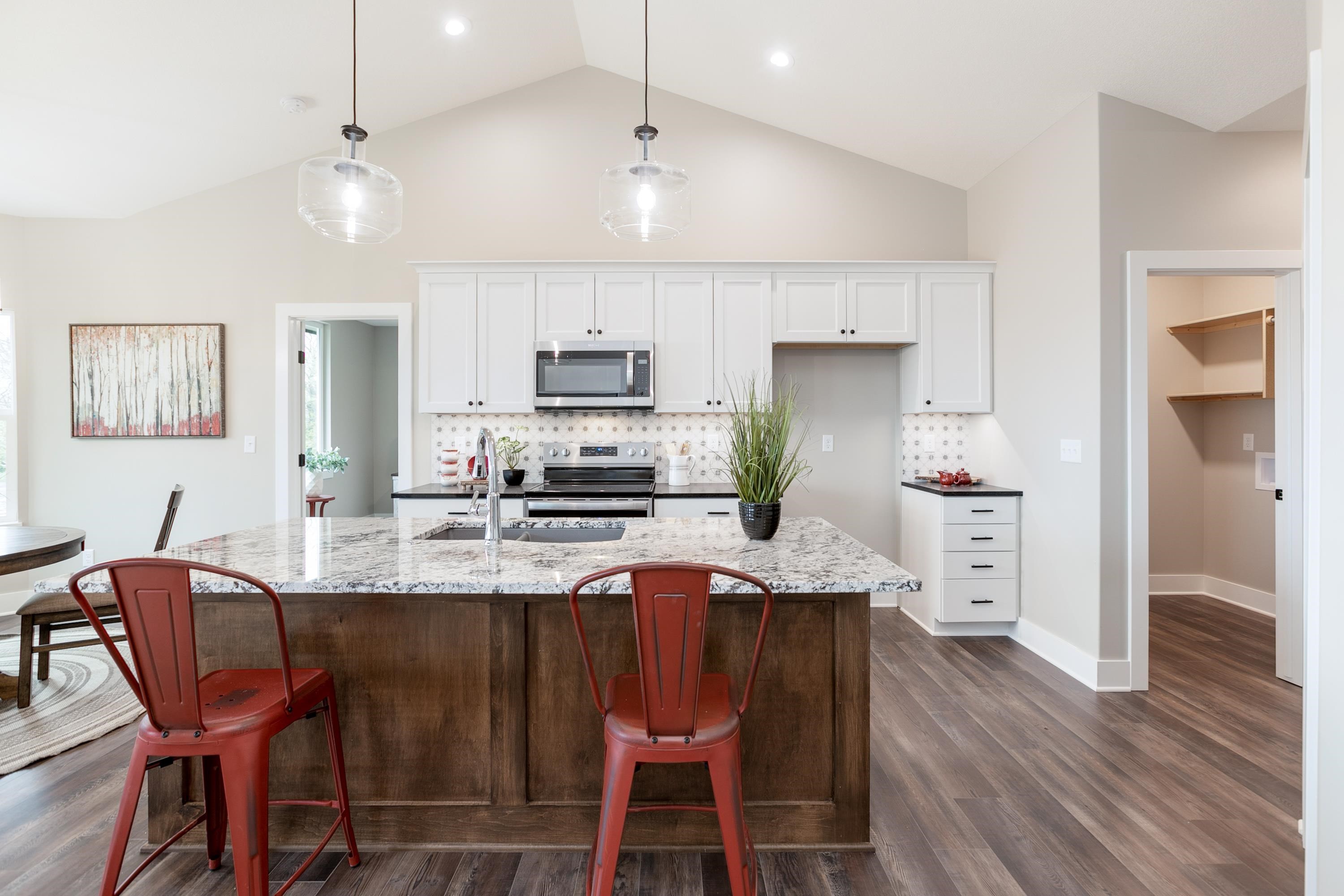 3318 South Capri Street Wichita, KS 67210 - Photo 11 of 36