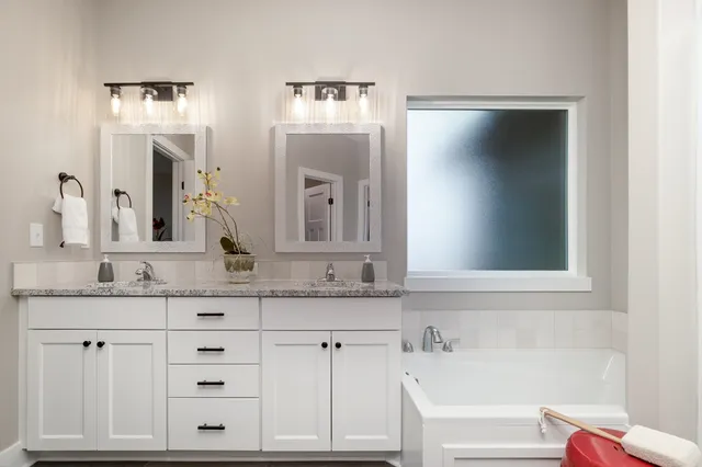 $389,942 | 3318 South Capri Street, Wichita, KS 67210