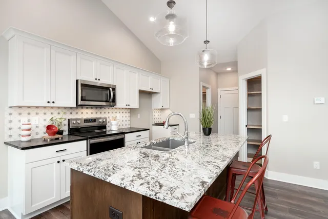 $389,942 | 3318 South Capri Street, Wichita, KS 67210