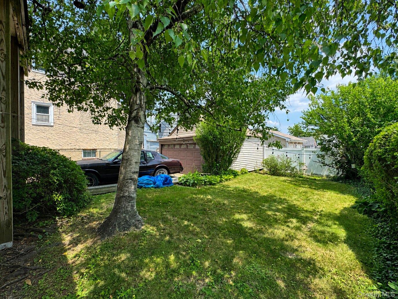 113 Rhodes Street New Rochelle, NY 10801 - Photo 27 of 32
