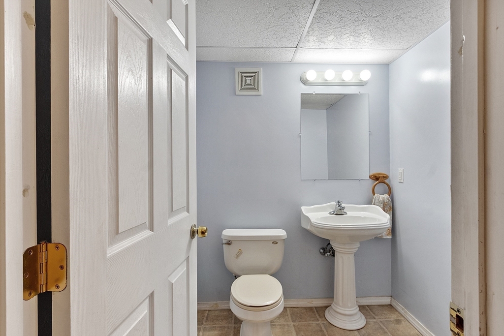 134 Fitchburg Road Townsend, MA 01469 - Photo 30 of 42