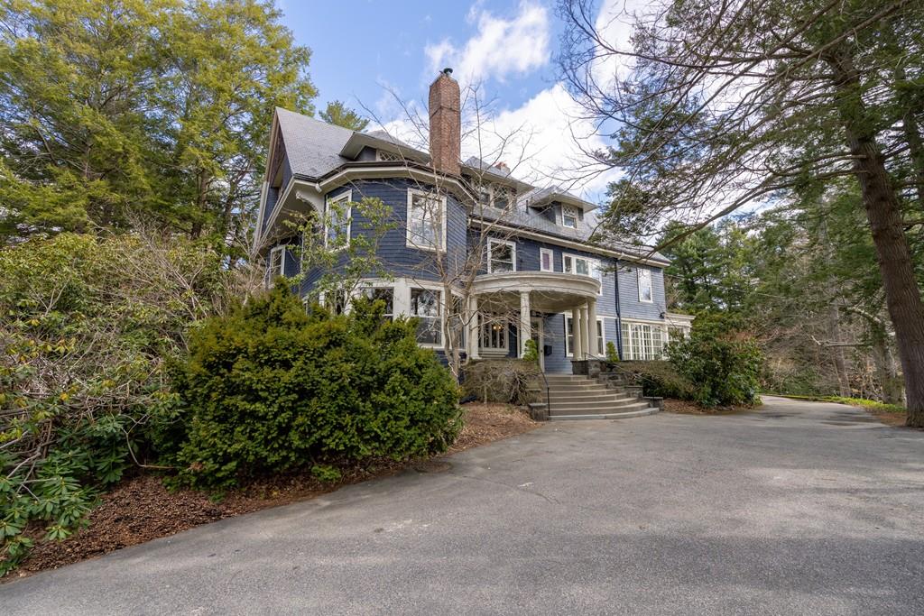 43 Gray Cliff Road Newton, MA 02459 - Photo 2 of 40