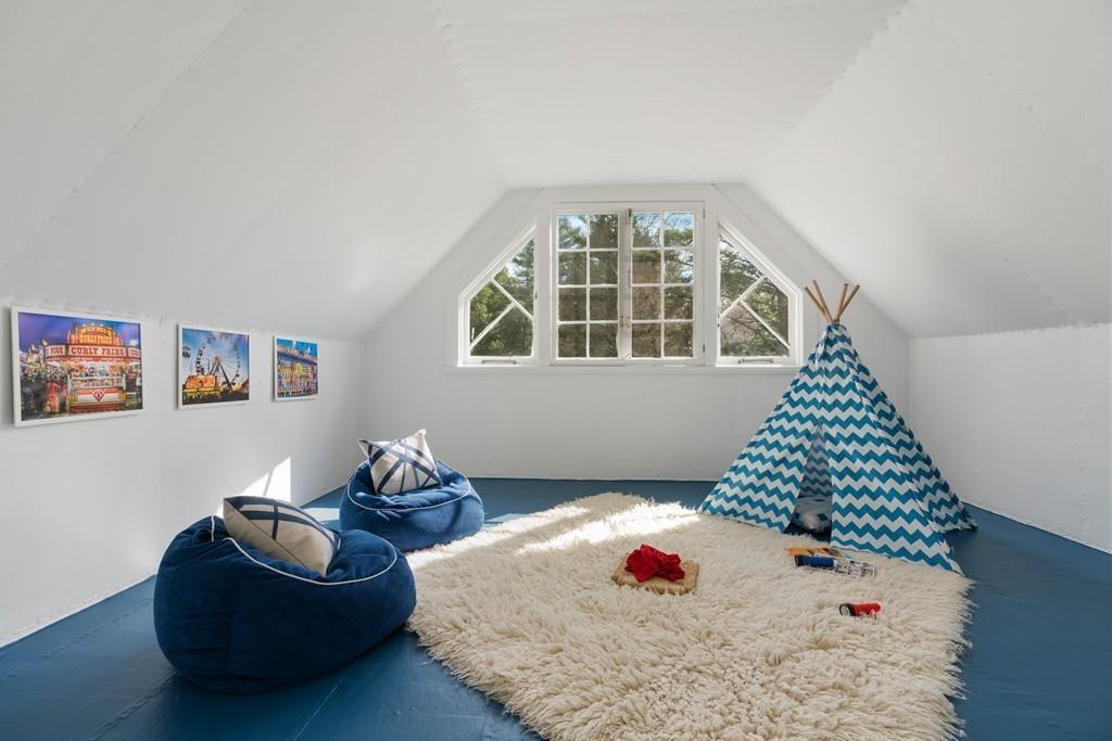 43 Gray Cliff Road Newton, MA 02459 - Photo 23 of 40