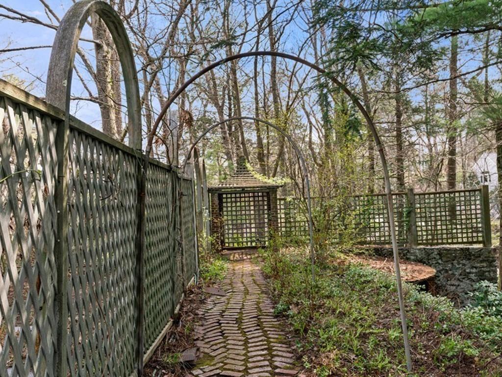 43 Gray Cliff Road Newton, MA 02459 - Photo 35 of 40