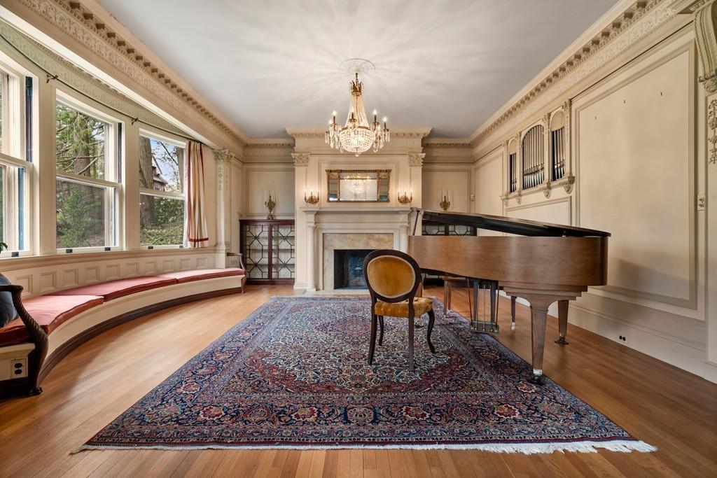 43 Gray Cliff Road Newton, MA 02459 - Photo 9 of 40