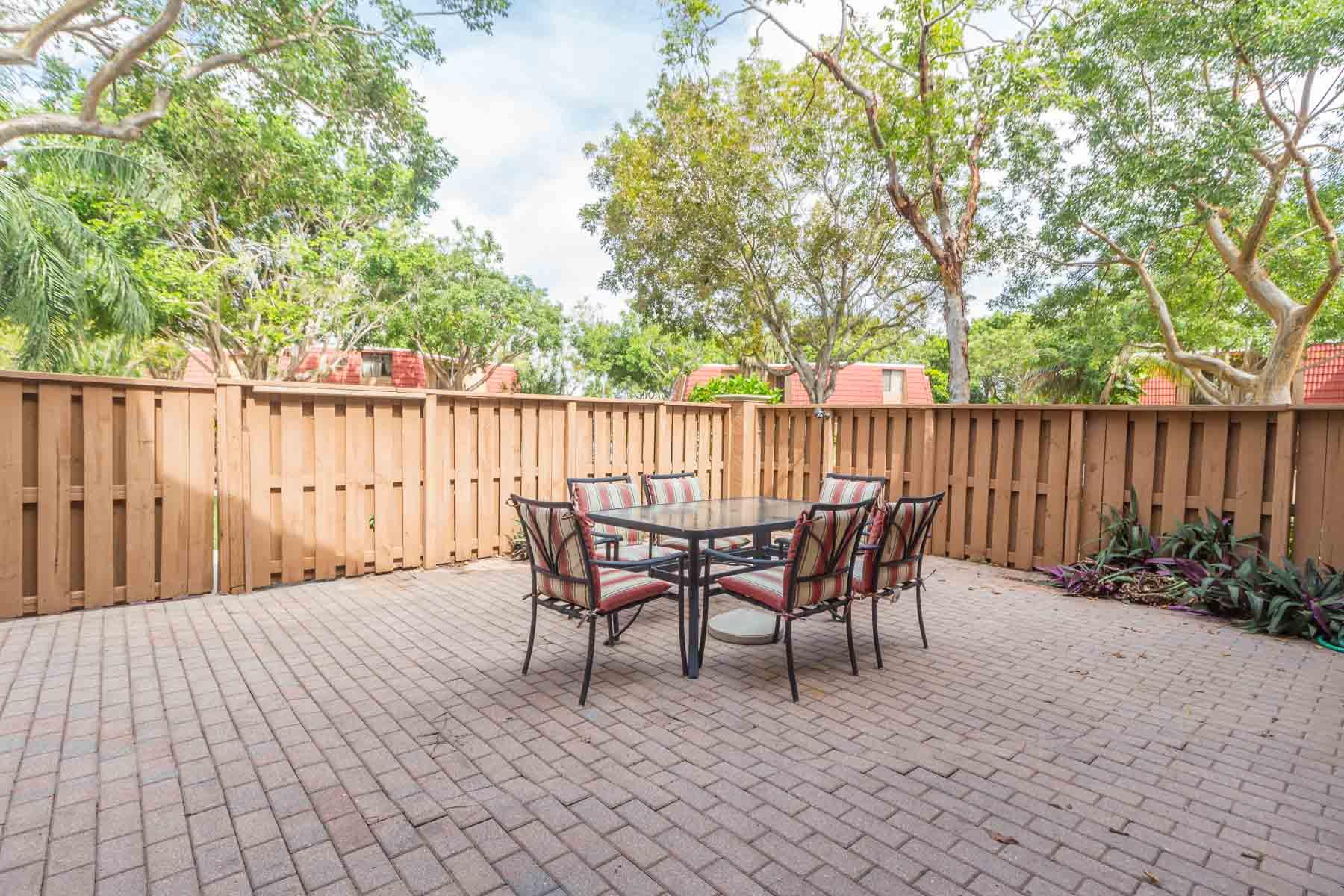 8189 Severn Drive Boca Raton, FL 33433 - Photo 6 of 43 Courtyard