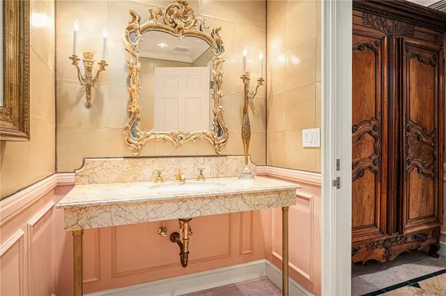 $3,950,000 | 433 Ward Parkway, Unit 7E, Kansas City, MO 64112