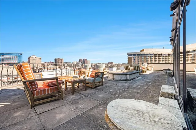 $3,950,000 | 433 Ward Parkway, Unit 7E, Kansas City, MO 64112