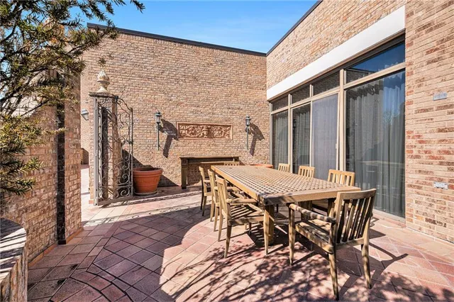 $3,950,000 | 433 Ward Parkway, Unit 7E, Kansas City, MO 64112