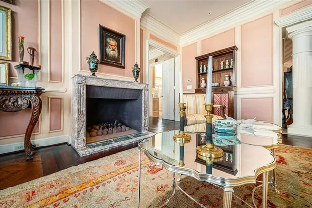 $3,950,000 | 433 Ward Parkway, Unit 7E, Kansas City, MO 64112