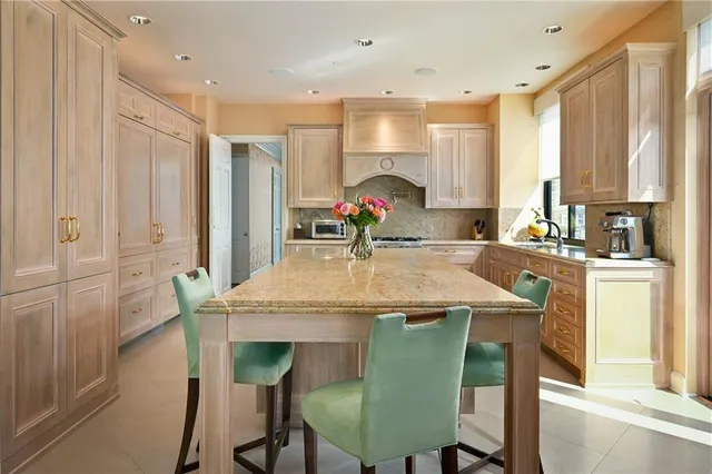 $3,950,000 | 433 Ward Parkway, Unit 7E, Kansas City, MO 64112