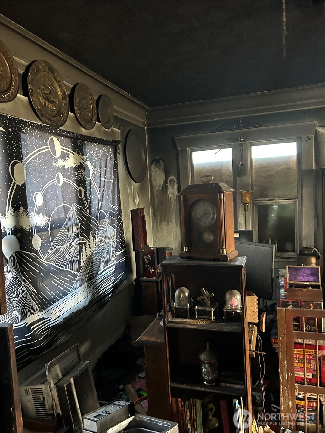 4013 High Street Everett, WA 98201 - Photo 6 of 10 a close view of water heater room