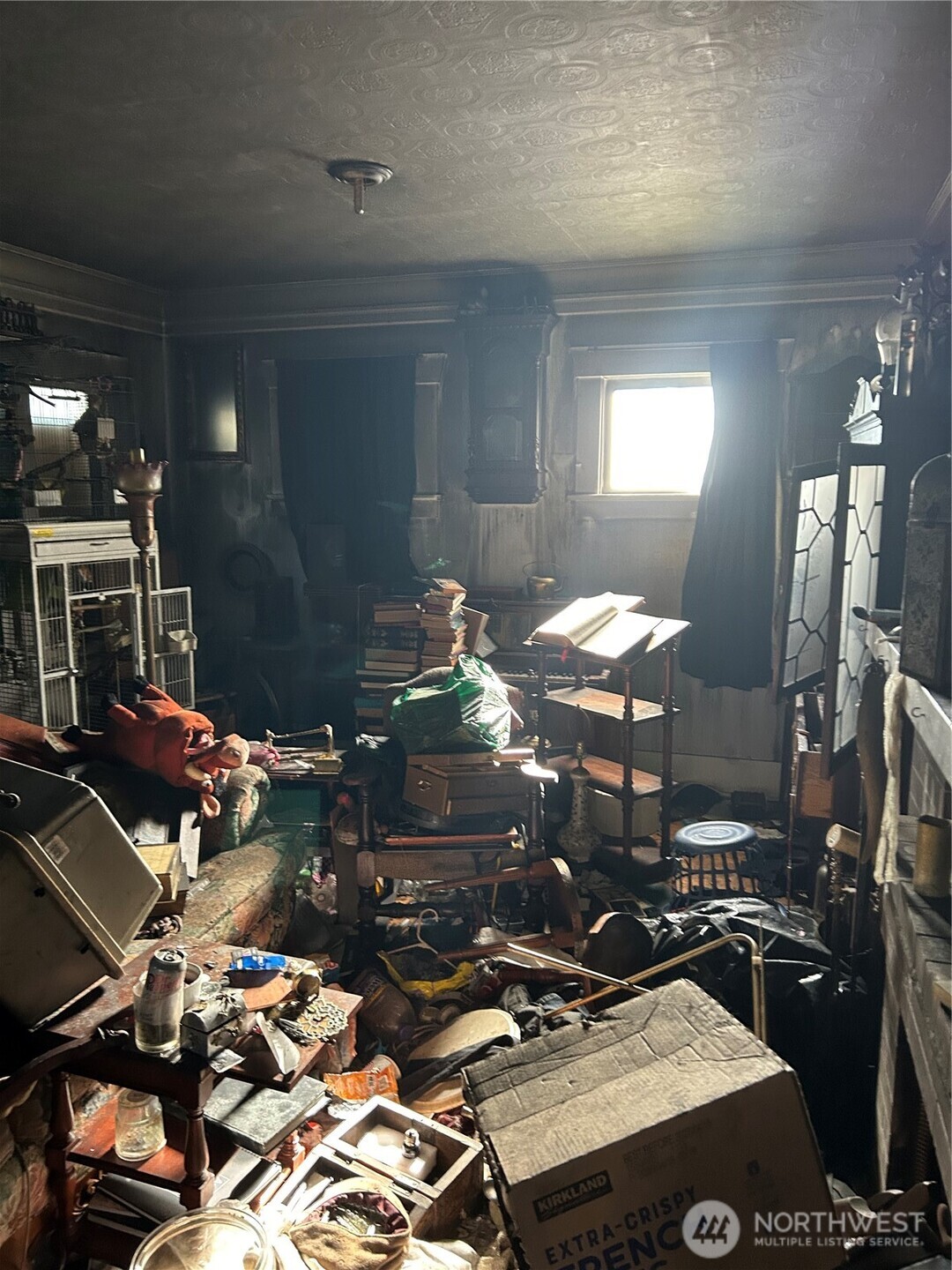 4013 High Street Everett, WA 98201 - Photo 7 of 10 a room with lots of chairs and chandelier