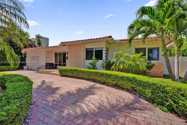 $7,500 | 2025 Alamanda Drive, North Miami, FL 33181
