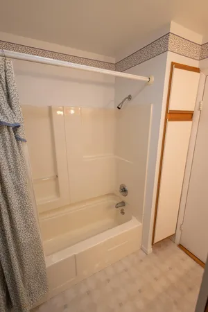 $219,999 | 330 Johnson Street, Edmore, MI 48829