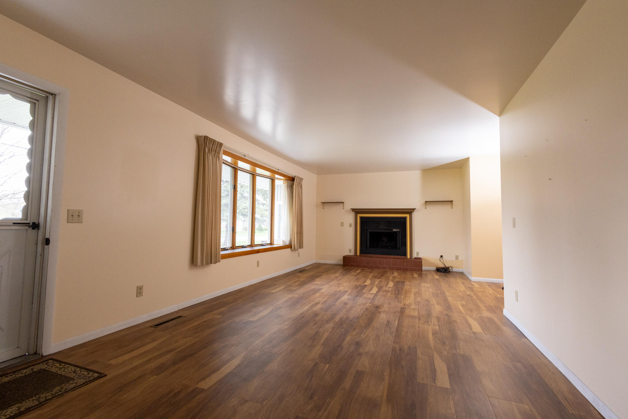 330 Johnson Street Edmore, MI 48829 - Photo 3 of 53 E05A7196