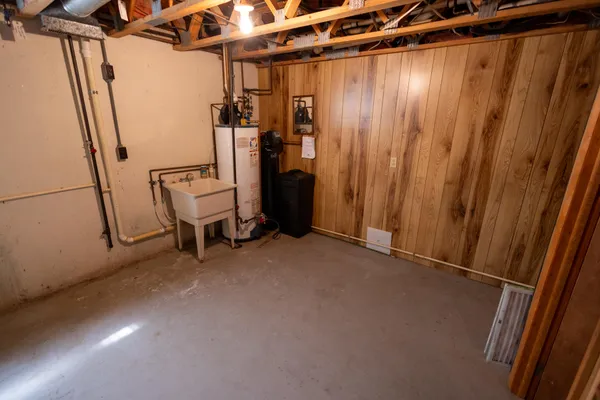 $219,999 | 330 Johnson Street, Edmore, MI 48829